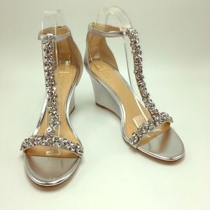 Jewel Badgley Mischka Size 9
